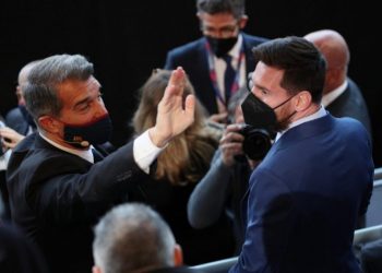 Лапорта стана претседател на Барса и му се извини на Меси