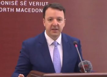 Николоски: Одморите во Дубаи и во Мексико се исмевање во лицето на граѓаните кои се борат за живот