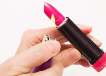 Ова сигурно ви се има случено многупати- за вашиот омилен скршен кармин да биде како нов потребна ви е само една работа