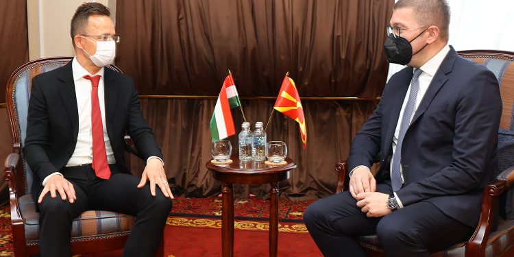 Средба Мицкоски – Сијарто, благодарност за поддршката од Унгарија кон Македонија