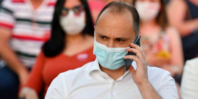 Филипче: Комисијата предложи попуштање на мерките поради спласнување на епидемијата