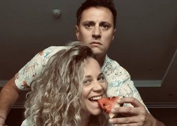 Сите се смеат на шегите на Андрија Милошевиќ, освен неговата девојка (ВИДЕО)