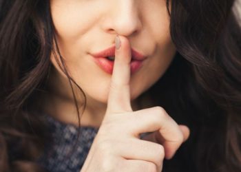 На лицата од овие хороскопски знаци никогаш не им кажувајте тајни, сите ќе дознаат!