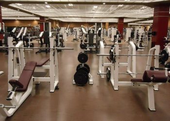 Зошто теретаните, спортските сали и фитнес студијата се полни со огледала? Еве го одговорот