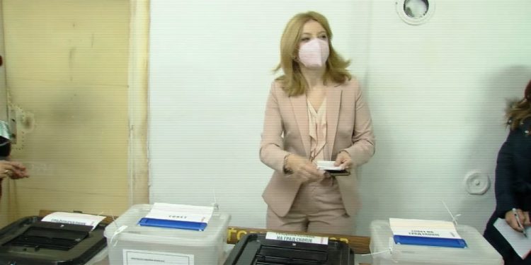 Арсовска на средба со претставници од „Го сакам Водно“: На Водно нема да се закова ни шајка