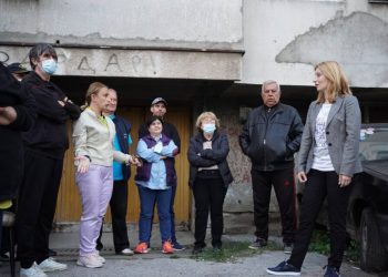 Арсовска од врата на врата во Гази Баба: Потребно е итно решавање на актуелните проблеми на Гази Баба, не треба да чекаме туку да започнеме веднаш