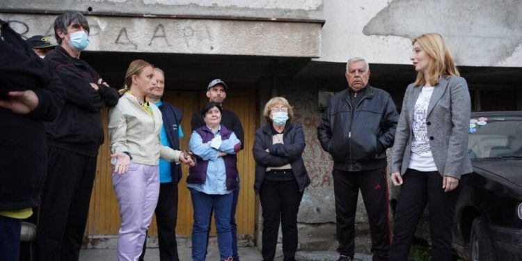 Арсовска од врата на врата во Гази Баба: Потребно е итно решавање на актуелните проблеми на Гази Баба, не треба да чекаме туку да започнеме веднаш