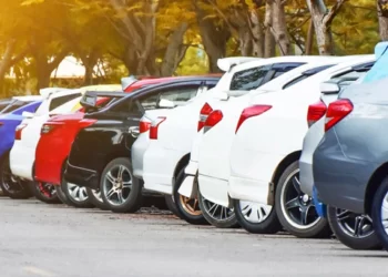 Цените на автомобилите постојано растат – ЕВЕ ГИ ПРИЧИНИТЕ