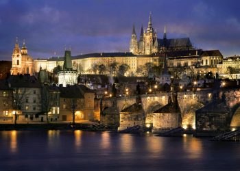 Три причини поради кои морате да ја посетите Прага, едната од нив е ремек дело