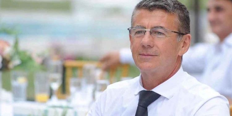 ШИЛЕГОВ БАРАЛ ПО 10 ПОТПИСИ ОД СИТЕ ВРАБОТЕНИ Георгиевски Камиказа тврди дека има дојави за уцени во Град Скопје