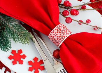 Правила на новогодишната трпеза: Никако не приготвувајте го ова јадење, носи несреќа!