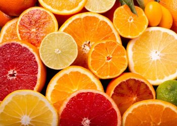 8 ЈАСНИ ЗНАЦИ дека на вашето тело му недостасува витамин Ц!