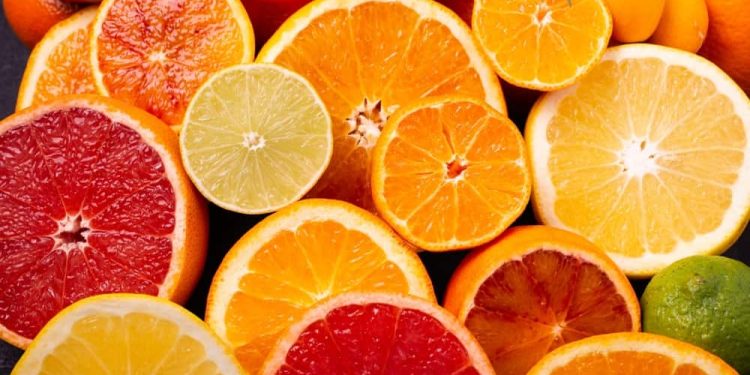 8 ЈАСНИ ЗНАЦИ дека на вашето тело му недостасува витамин Ц!