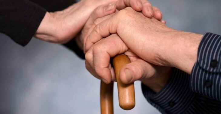 Бидете им благодарни на родителите и почитувајте ги додека сè уште се покрај вас (ПОУЧНА ПРИКАЗНА)