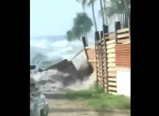 Застрашувачки снимки од Тонга – ерупцијата на подводниот вулкан