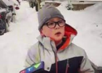 (ВИДЕО) Реакцијата на детето за чистењето на снегот стана хит на интернет: Повеќе би сакал да сум во училиште