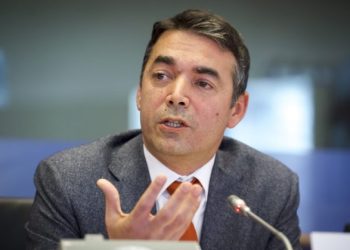 Димитров: Ме носеа на митинзи како рок-ѕвезда, а сега фрлаат со дрва и камења по мене