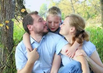 ОБРНЕТЕ ВНИМАНИЕ – АКО ИМАТЕ ВАКОВ МАЖ, ВИЕ СТЕ СРЕЌНА ЖЕНА: 5. знаци кои откриваат дали е добар сопруг и татко!