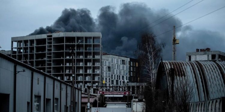 Украина: Русија почна да ги уништува украинските резерви на храна и гориво