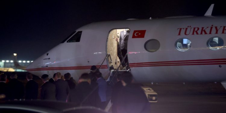 Преговарачкиот тим на Украина пристигна во Истанбул