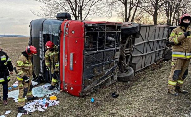 Автобус со бегалци од Украина се превртел во Полска