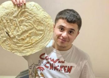 (ФОТО) Како млад украински пекар без оружје се спротивставува на рускиот напад