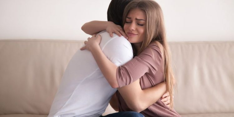 Знаци дека сте емотивно зависни од партнерот