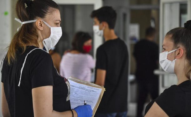 Предложено укинување на маските за средношколците и враќање на ученичките екскурзии