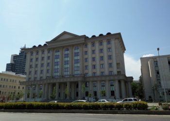 15 години затвор за мајката која ја продавала ќерката, а 18 години за полицаецот кој ја силувал