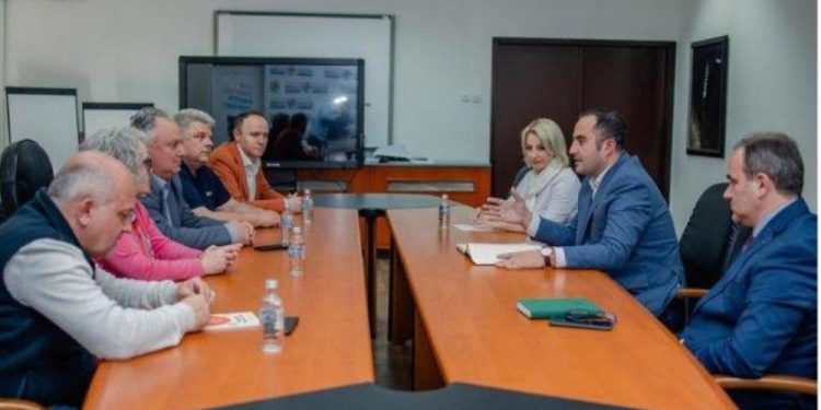 Продолжува штрајкот во образованието, во градинките ставен во мирување0