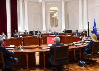 Ќе се намали ли бројката на министри, пратеници…., оти населението се намали за 185.834 жители?