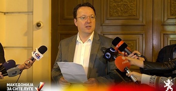 Николоски: Македонија ја има се помалку, од 10-ти мај почнуваме со активна блокада на Собранието, СДСМ-ДУИ да си го преиспитаат своето однесување