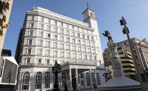 Се конфискува партиското седиште на ВМРО-ДПМНЕ, како и партиски имот низ државата