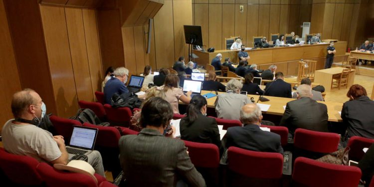 Почнува повторното судење за Златна зора