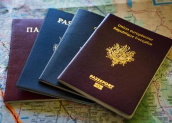 Дали знаете зошто пасошите се само во четири бои?