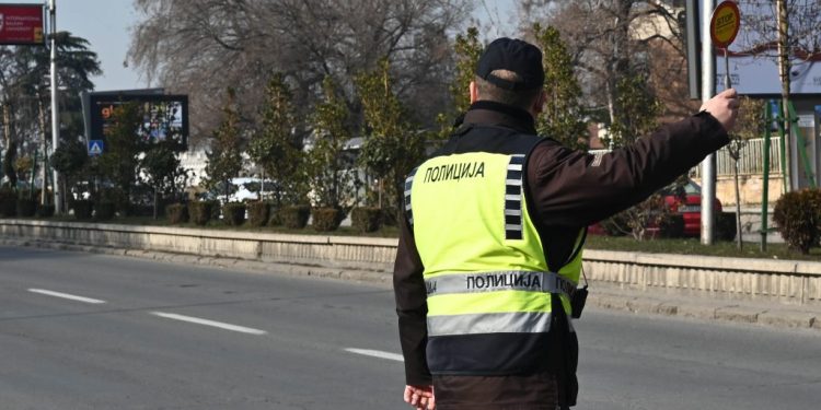 167 санкционирани возачи во Скопје, десетмина поминале на црвено светло