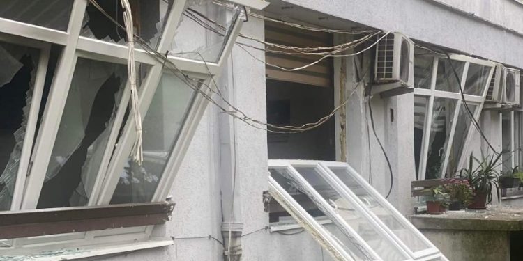 Демолирана и запалена канцеларијата на директорот во студентскиот дом „Пелагонија“