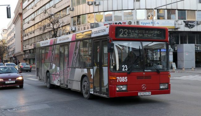 Протест на приватните превозници: Не оставија без леб, срам да и е на градоначалничката!