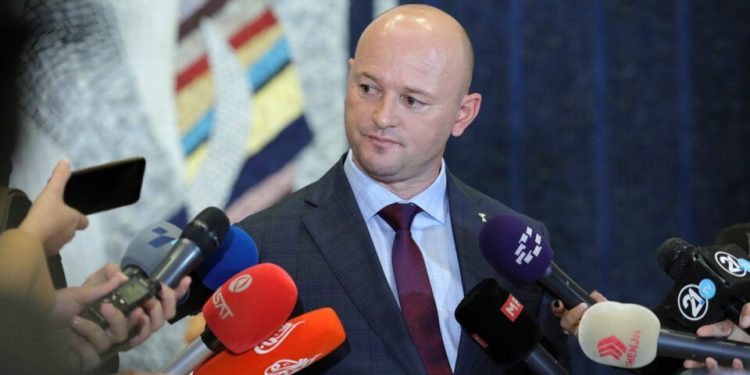 Обвинителот Абази: Можеби сме се сретнале со Али Ахмети, ама лично контакти немаме