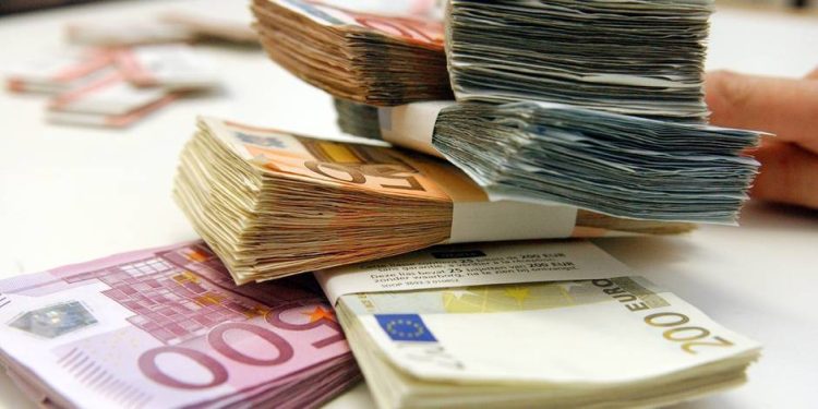 Две години криел од сопругата дека станал милионер