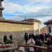 Полицијата го ограничува движењето на новинарите пред црквата Свети Спас