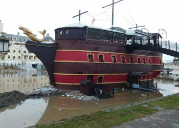 Пожар во една од галиите во Вардар