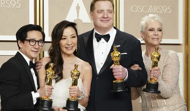 Најдобар филм „Сѐ во исто време“, најдобри актери Брендан Фрејзер и Мишел Јео