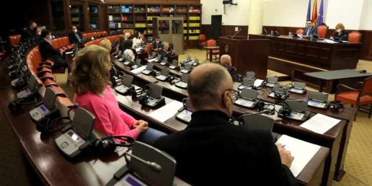 Измените на Законот за работните односи на матичната собраниска комисија