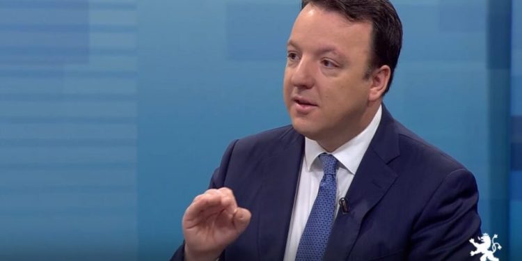 Николоски: Заради криминал и корупција неколку земји членки на ЕУ мислат дека Македонија не заслужува почеток на преговори