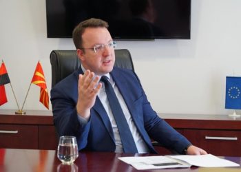 Николоски: Барањето за промена на Устав не е последно, туку почеток на низа барања на Бугарија за промена на историјата