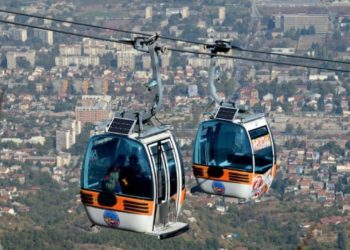 Автобусите утре ќе сообраќаат по неделен возен ред, жичарницата ќе работи вообичаено