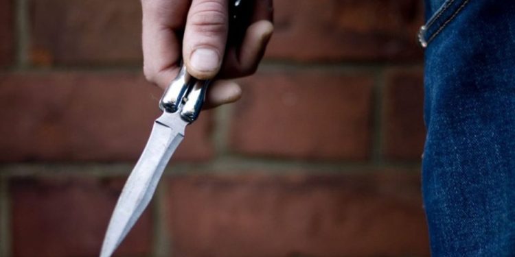 Ужас во Батинци: Малолетник ранет со нож од 16-годишно момче