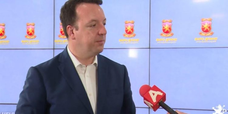 Николоски: Бараме веднаш да се стави на пленарна седница предлогот за уставни измени– ја почитуваме волјата на народот