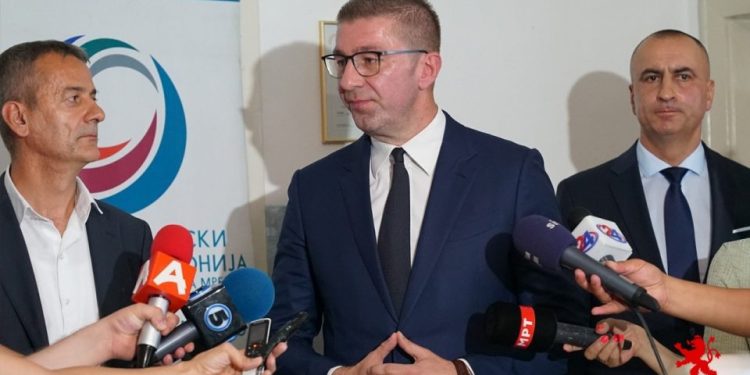 Потребно е распуштање на парламентот, интервенција во Изборниот законик, бришење на техничката влада и избори наесен, вели Мицкоски